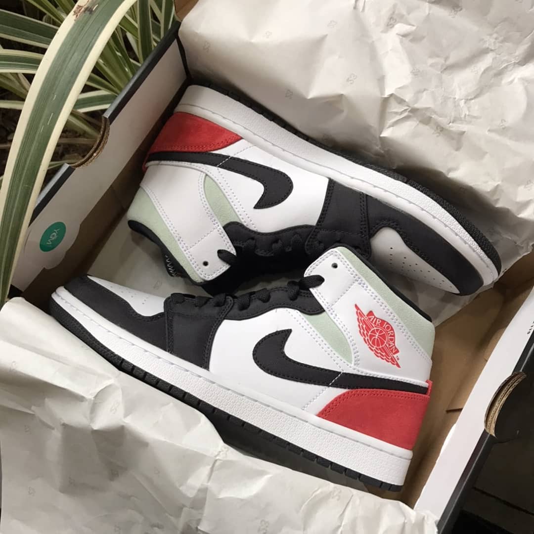 Air Jordan 1 Mid 'Union Black Toe'