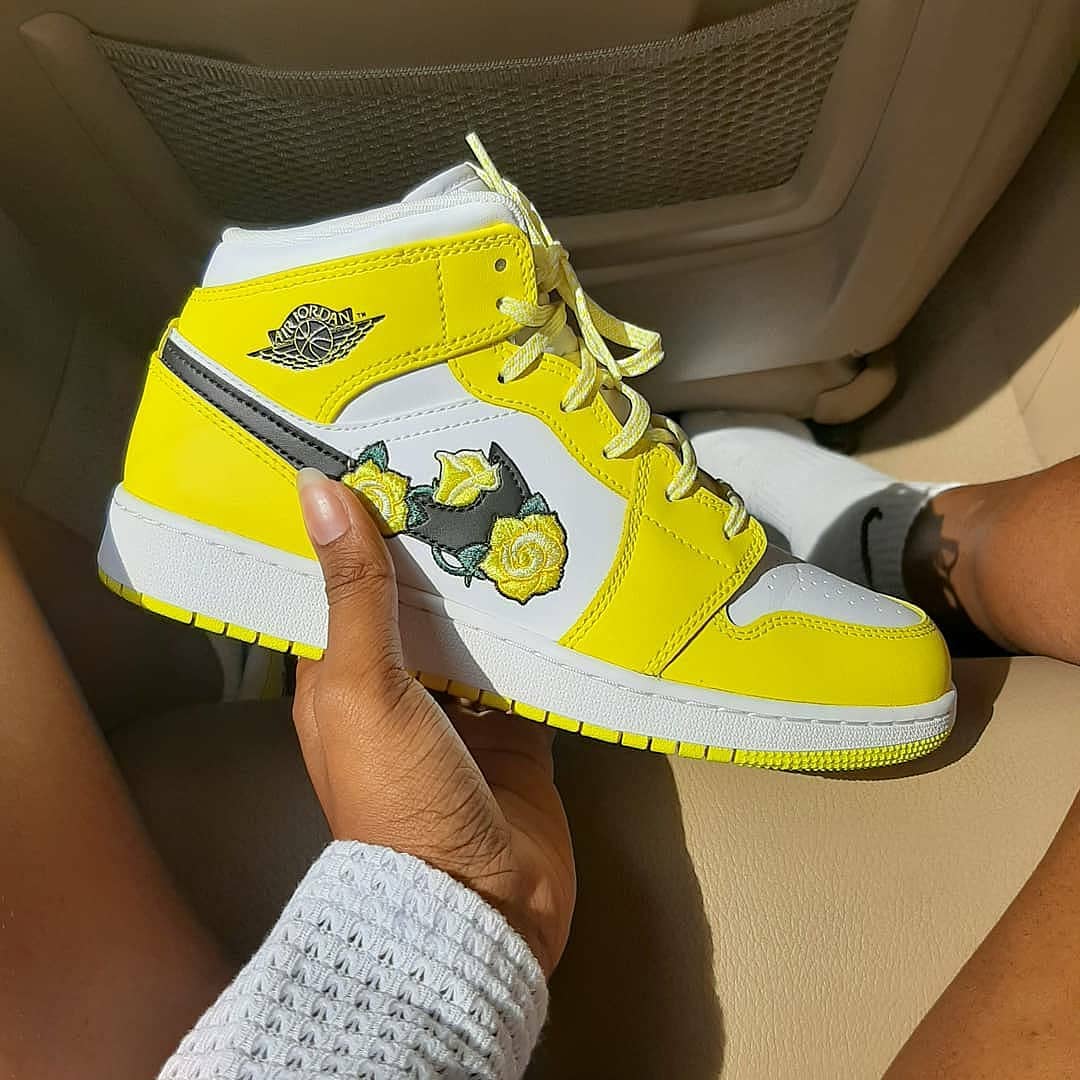 Air Jordan 1 Mid 'Dynamic Floral Yellow'