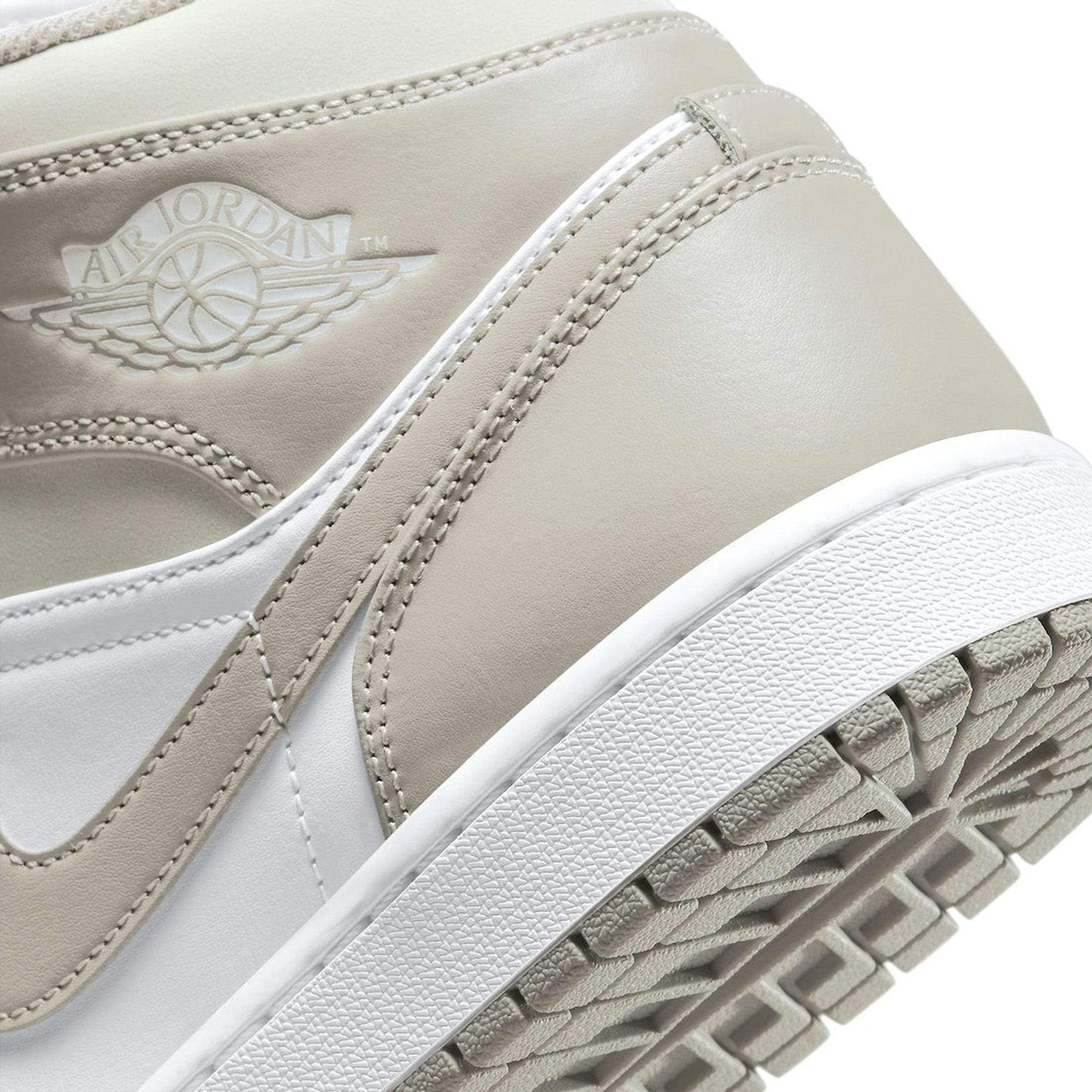 Air Jordan 1 Mid 'Linen / College Grey'