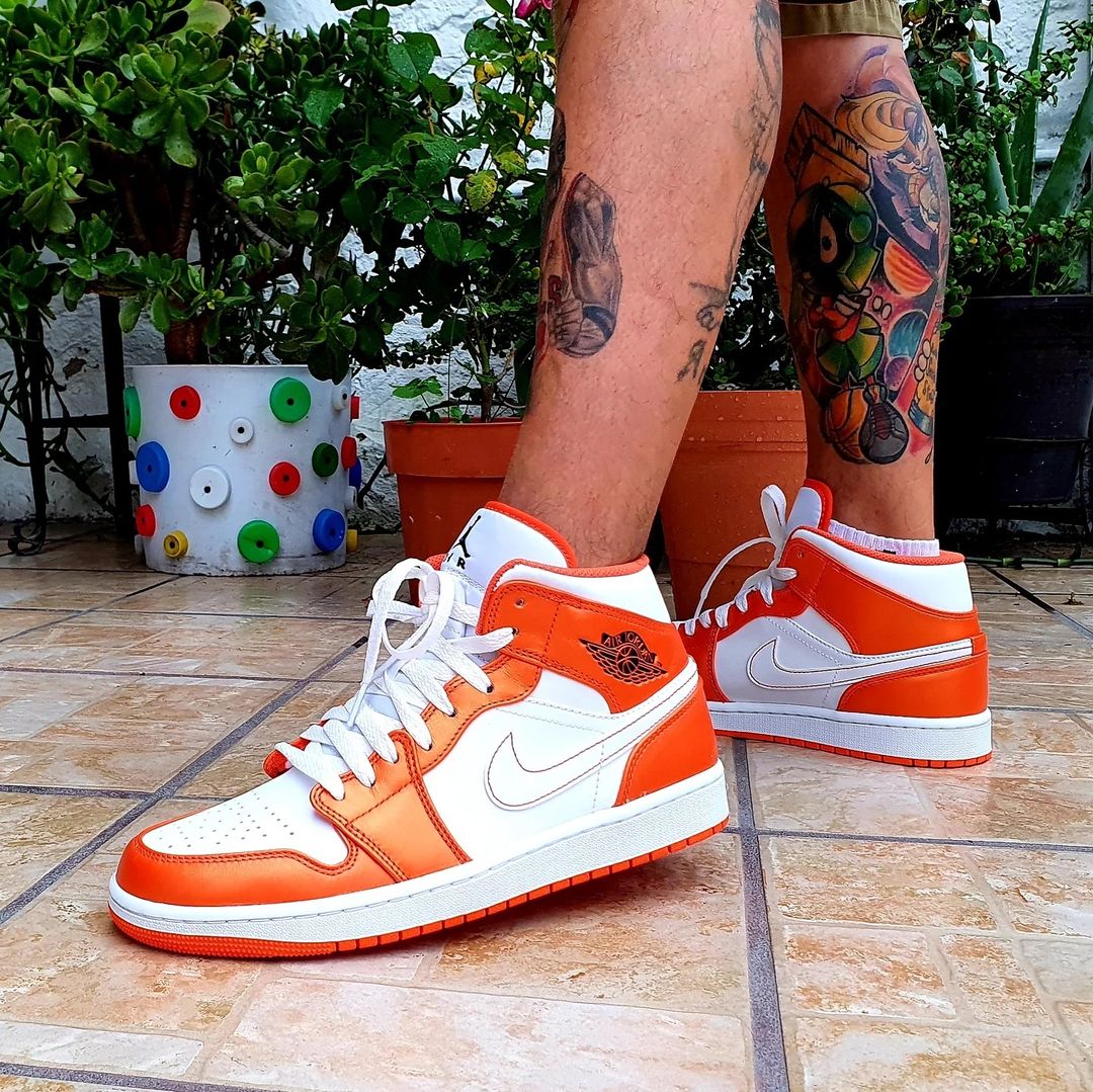 Air Jordan 1 Mid 'Metallic Orange'