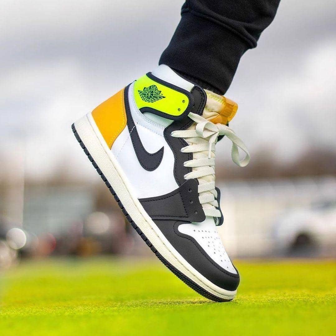 Air Jordan 1 High 'Volt Gold'